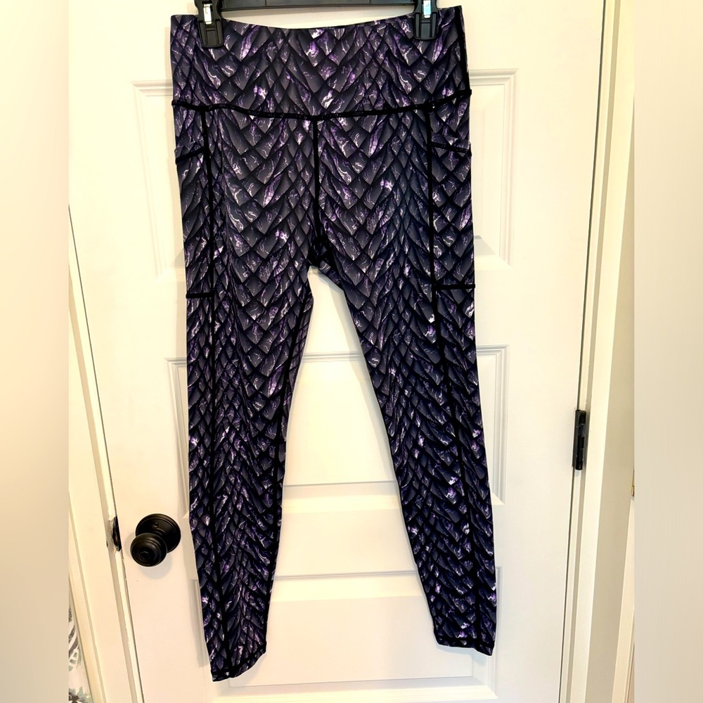 CVG purple dusk scale leggings